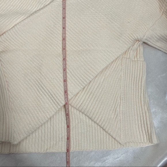 NEW Sweater M/L womens wrap white - Picture 6 of 6